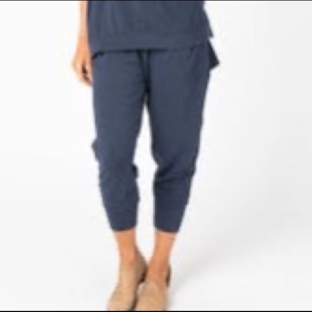 Essential Crop Joggers